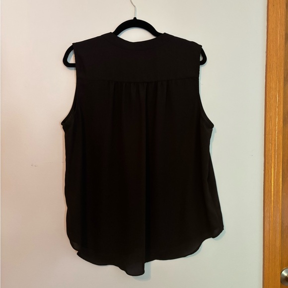 Chaus Black Sleeveless Relaxed Blouse - Picture 3 of 5